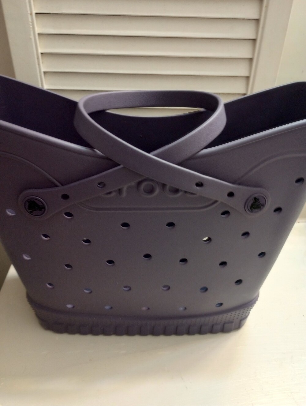 Crocs Classic Medium Lavender Tote Bag - Picture 8 of 9